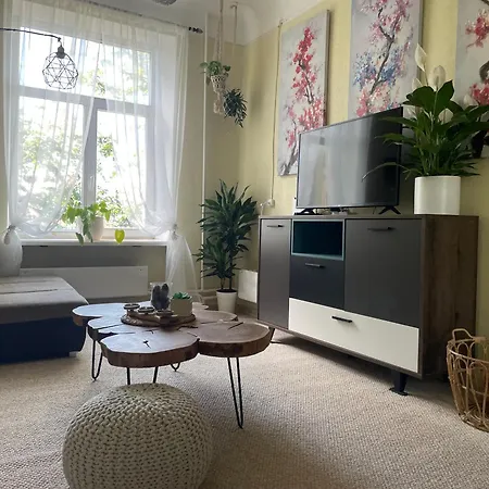 Sunny 1Br Apt Next To Park Near Center Riga