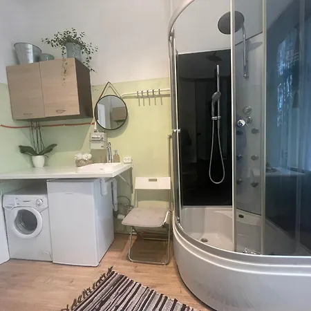 דירה Sunny 1 Bedroom In Center Next To Park